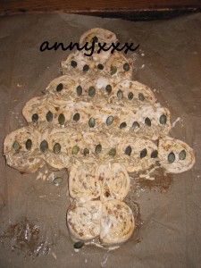Tannenbaum Brot  (12)